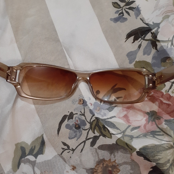 Authentic Gucci sunglasses main image 5